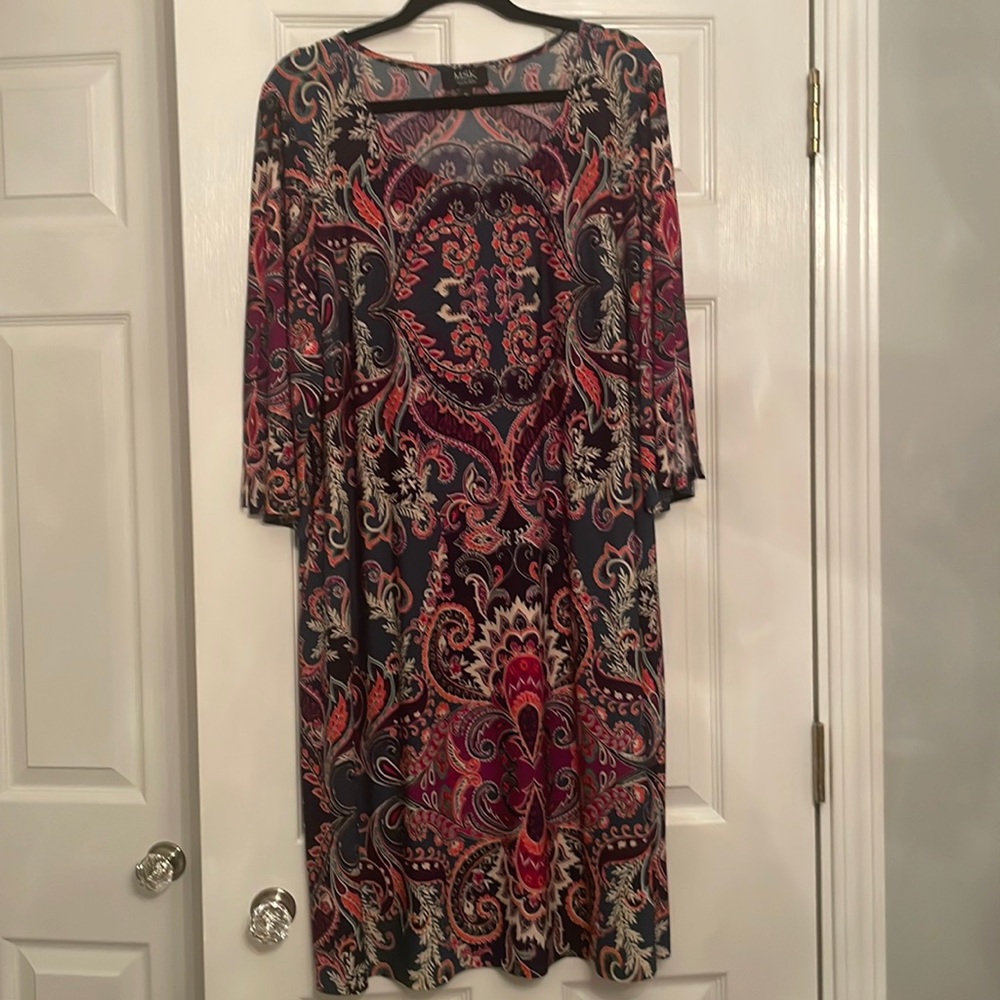 MSK women dress 3x muti color print 3/4 length split at the end sleeve.